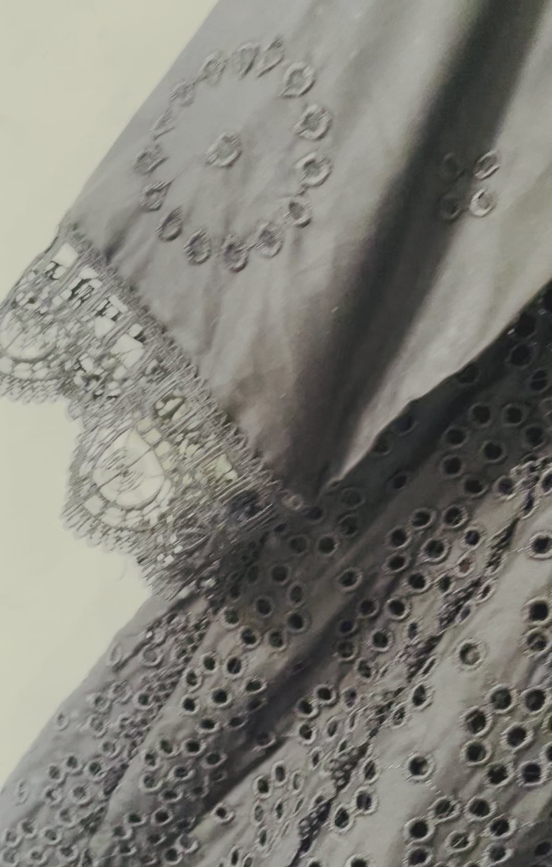 𝟑 𝐩𝐢𝐞𝐜𝐞 𝐟𝐫𝐨𝐤 𝐛𝐥𝐚𝐜𝐤